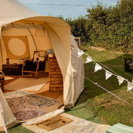 The Follies Glamping Hotel Maidstone Exterior photo