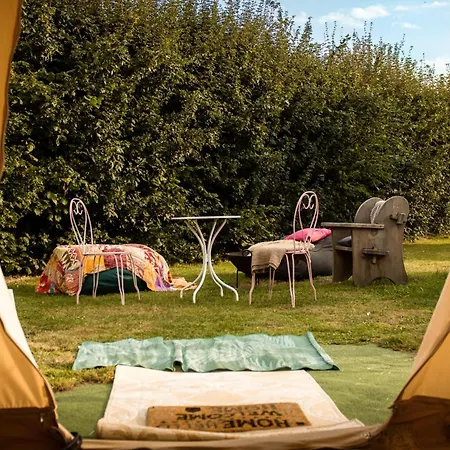 The Follies Glamping Hotel Maidstone Exterior photo
