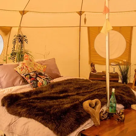 The Follies Glamping Hotel Maidstone Exterior photo