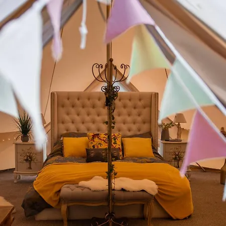 The Follies Glamping Hotel Maidstone Exterior photo