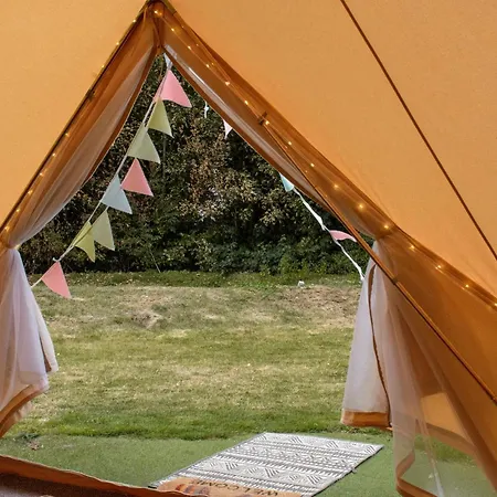 The Follies Glamping Hotel Maidstone Exterior photo