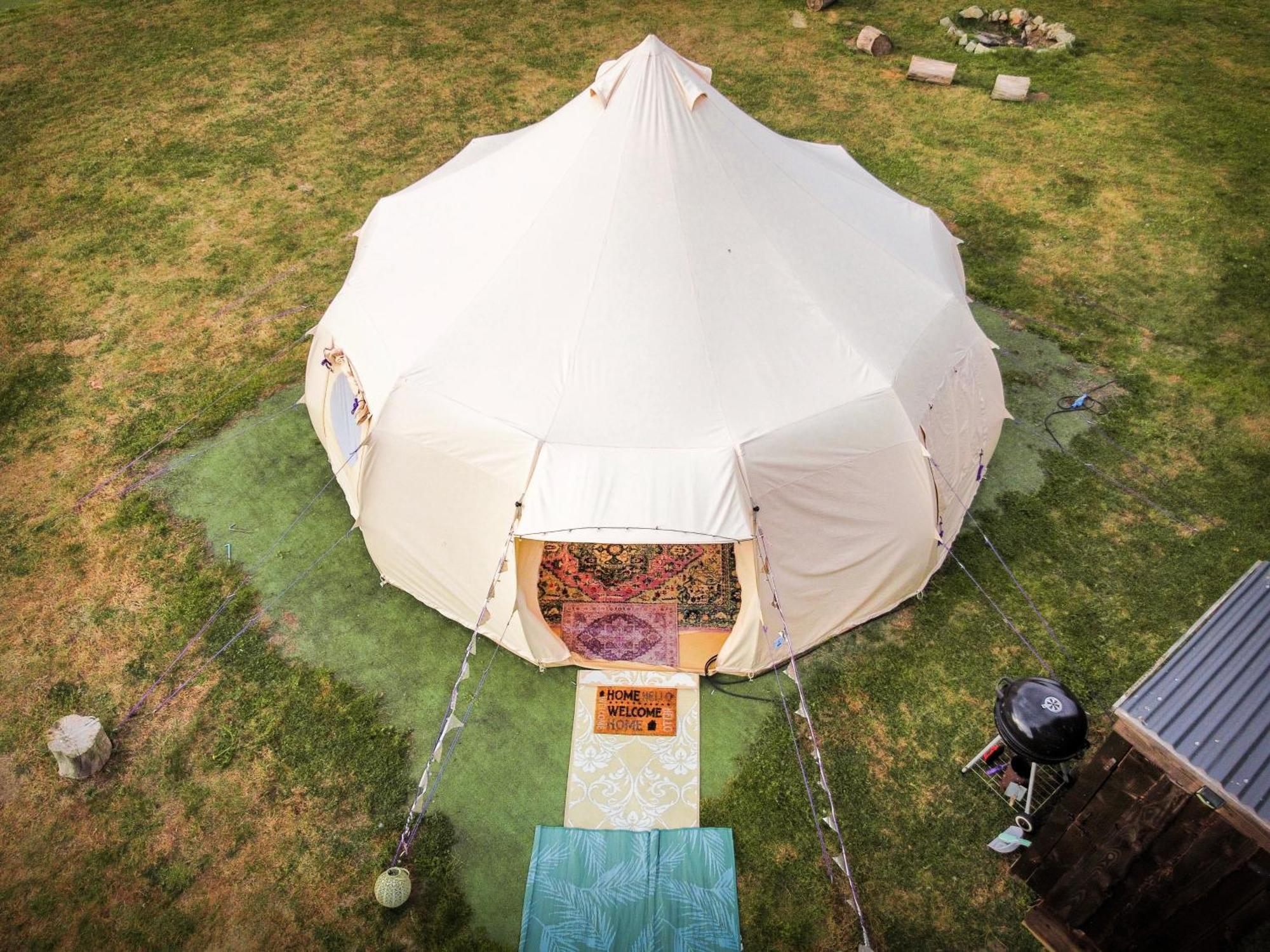 Luxury tent The Follies Glamping
