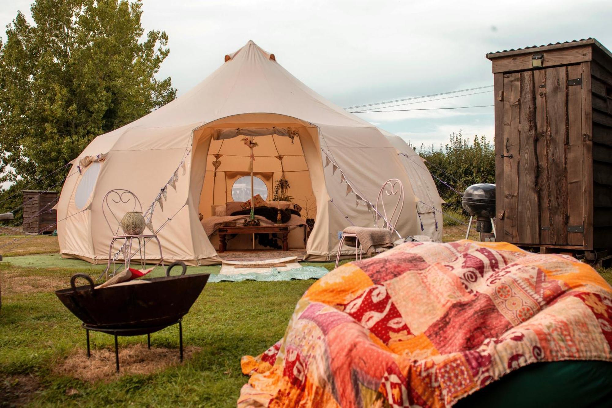 The Follies Glamping Luxury tent Maidstone